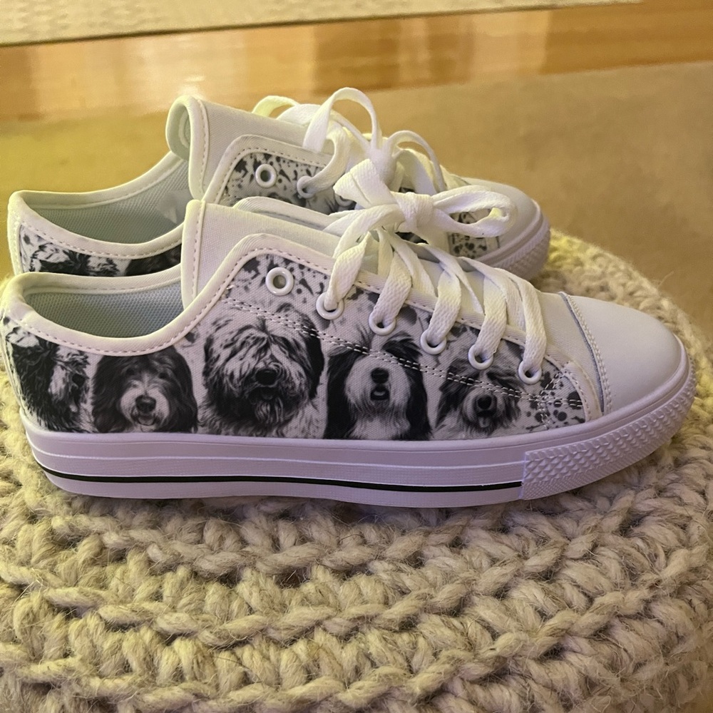 Old English Sheepdog Low Top Shoes size 7.5